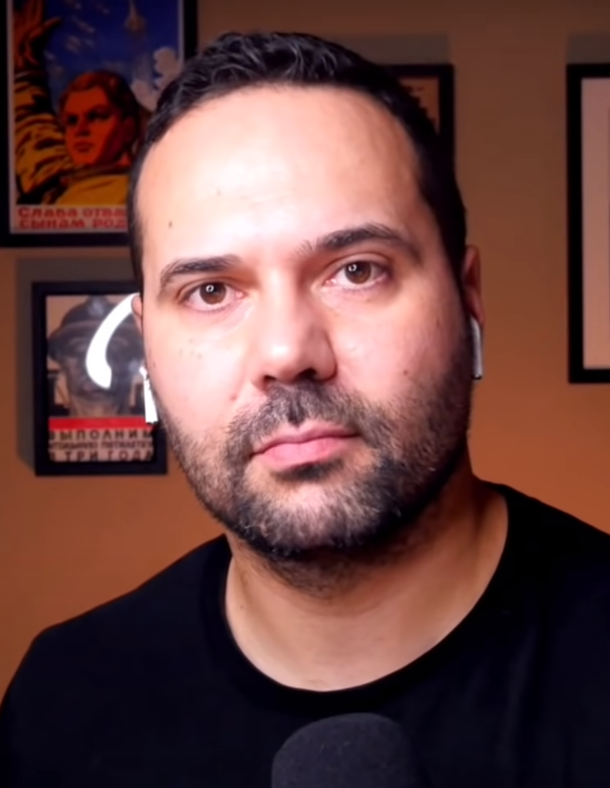 Portrait de Aaron John Bastani