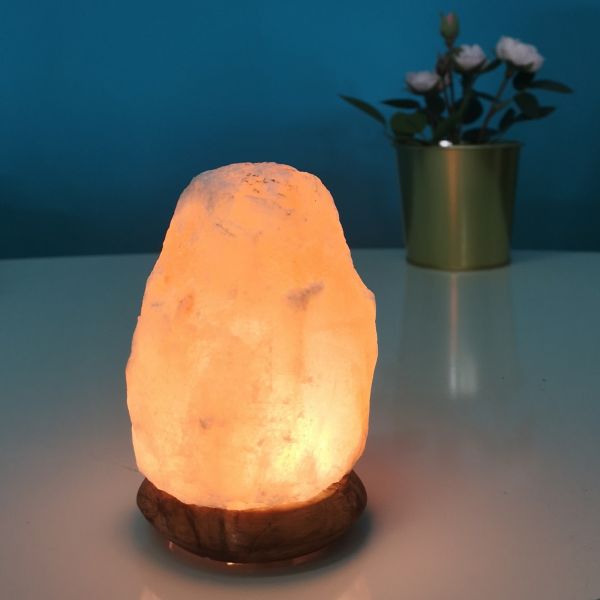 Lampe USB  en Cristal de Sel d'Himalaya Rock — mise en situation