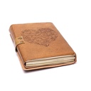 Carnet de note Cœur avec couverture en cuir synthétique – 13 × 18 cm – vue 5