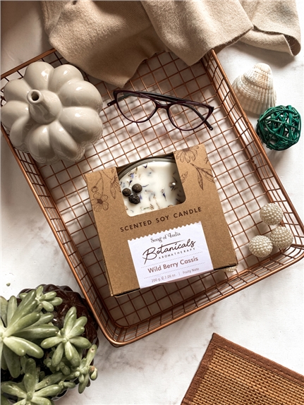 Bougie parfumée Botanicals Baie Cassis 2