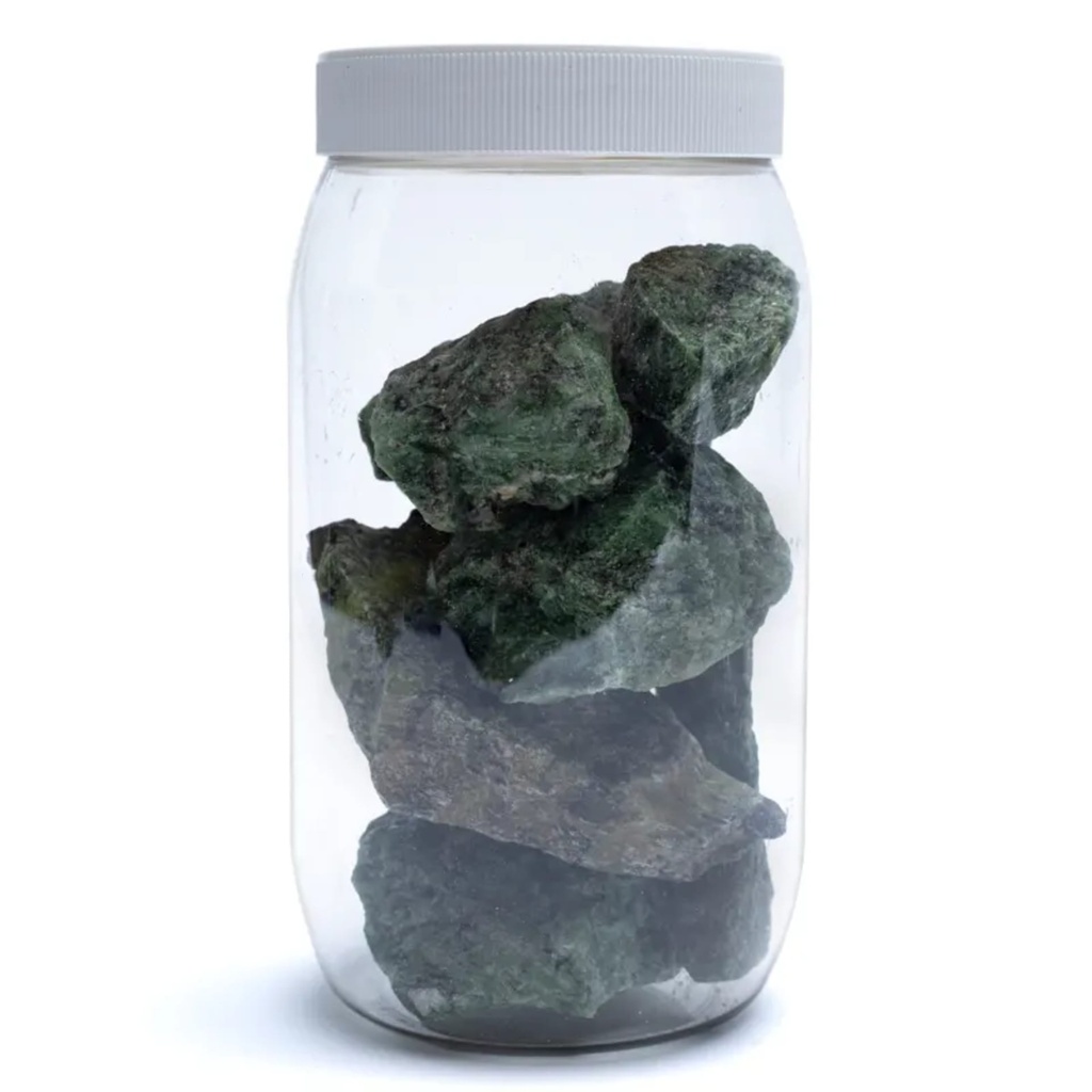 Quartz vert brute avec diopside 0