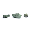 Quartz vert brute avec diopside 2