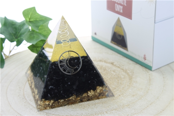 [3660341699263] Pyramide Orgonite Onyx Lune