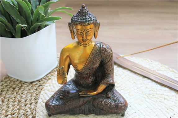 Statuette Bouddha Abhaya Mudra en Laiton orange antique 20 cm
