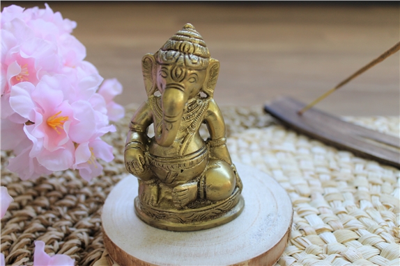 Statuette Ganesh assis en Laiton doré mat 8.2 cm