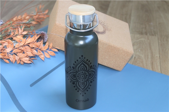 [3660341706213] Gourde Isotherme Noire