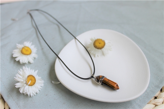 Collier Oeil de Tigre Pointe Cordon noir