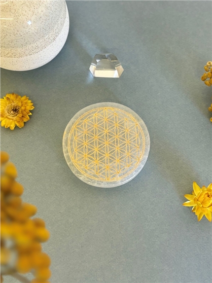 Socle en Sélénite gravé Fleur de Vie dorée 8 cm
