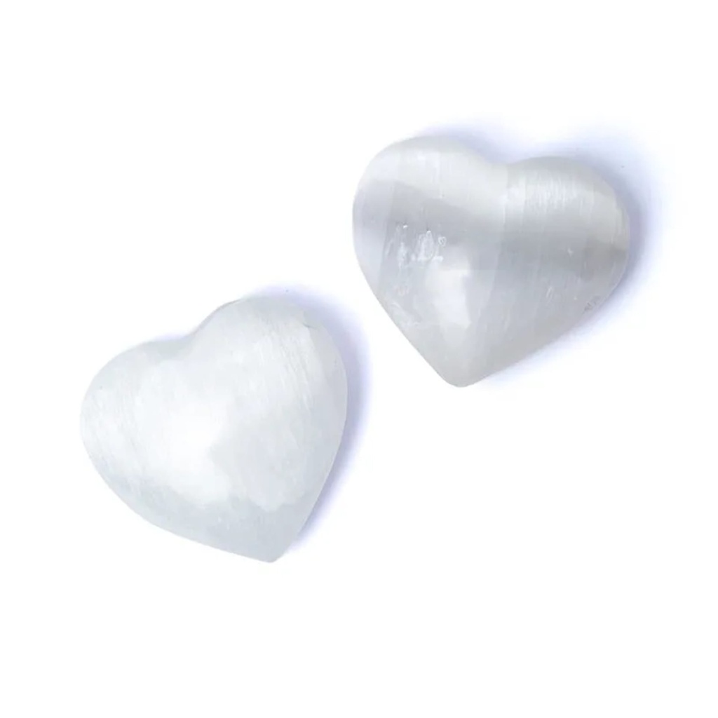 Pierre des soucis en forme de cœur en sélénite blanche -- ±8cm