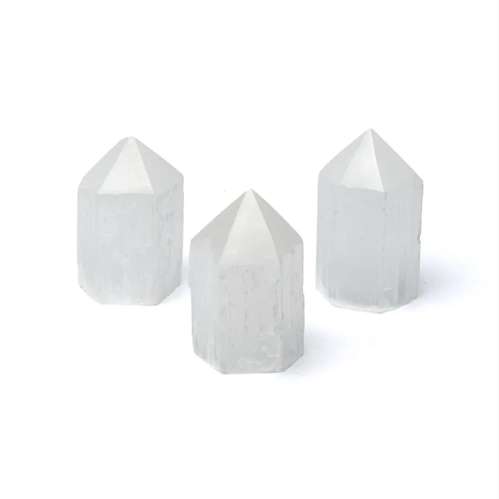 Obélisque de sélénite -- ±6x3,5x3cm