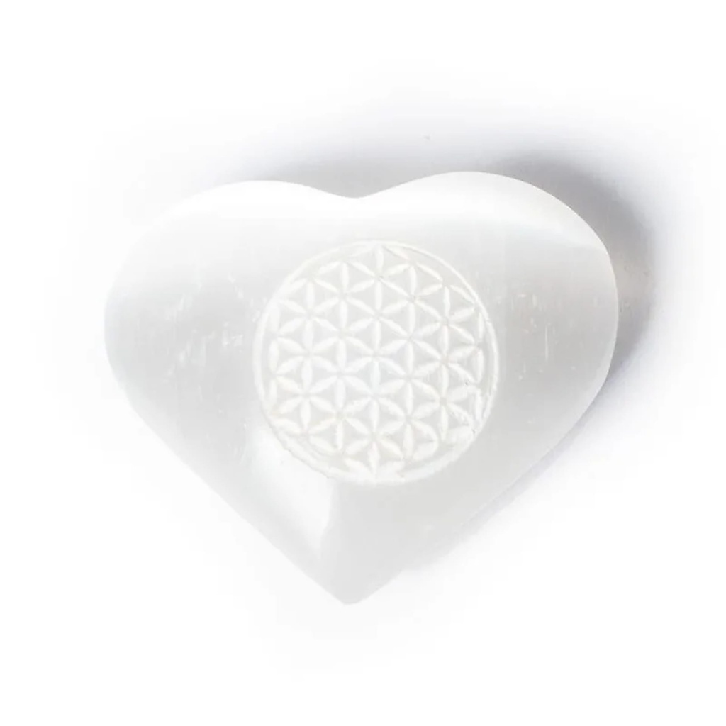 Coeur de Sélénite avec Fleur de vie pierre de soucis  | 5x4x1.5cm