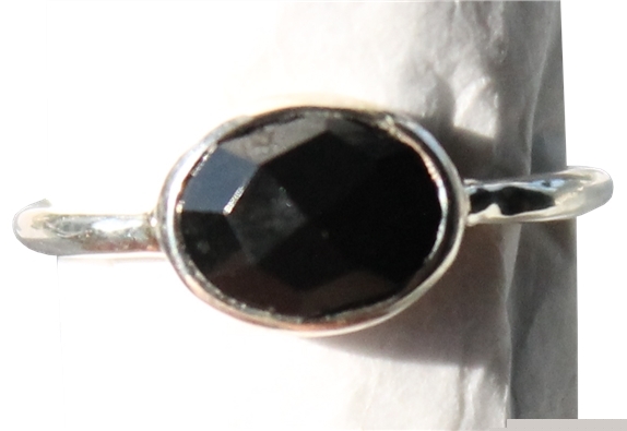Bague Jonc Argent 925 avec pierre facettée Onyx - T52