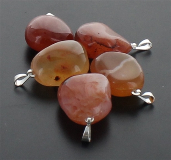 Pendentif pierre roulée - Cornaline chauffee