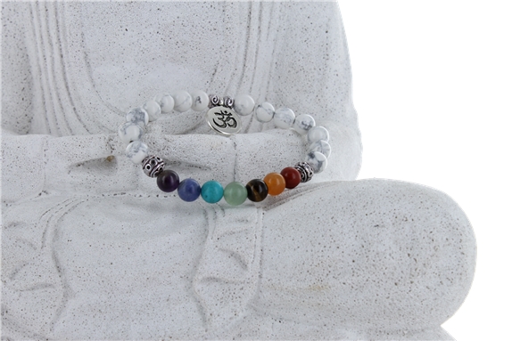Bracelet 7 Chakras Howlite Perles rondes 8 mm  Breloque Om