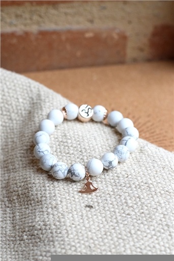 [3660341692233] Bracelet Howlite Blanche Perles rondes 10 mm Breloque Yoga Lotus